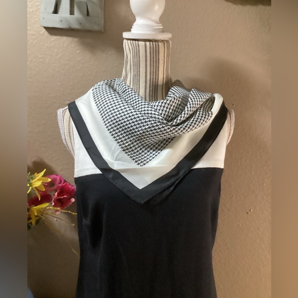 New HOUNDSTOOTH Scarf “LAST ONE” - Picture 2 of 14